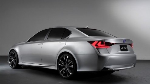 Terwijl de AutoRAI vandaag de deuren opent kijkt Lexus (ook) uit naar de New York Auto Show. Daar presenteert het merk de LF-Gh; een conceptmodel van een grand touring sedan.