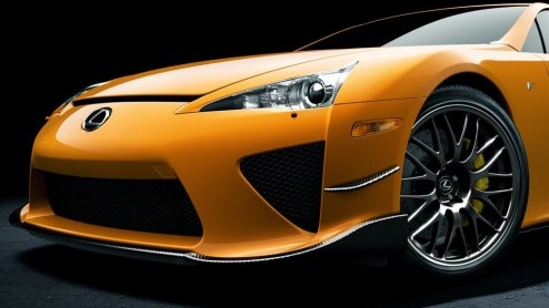Lexus wilde nog even weten hoe snel de LFA met Nurburgring Package een ronde rijdt op de Nordschleife. Resultaat: 7 minuut 14.64. Een nieuw record.