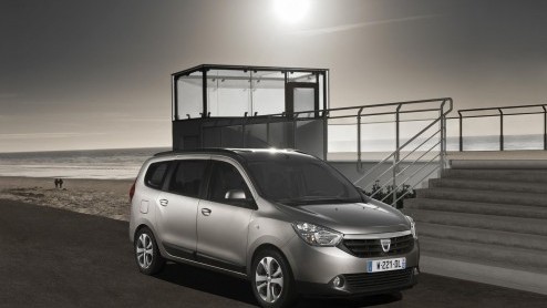 Dacia waagt zich na een hatchback, station en een kleine SUV nu ook aan de MPV-Klasse met de onlangs gepresenteerde Lodgy, waarvan wij nu kunnen vertellen tegen welk bedrag hij weg mag.