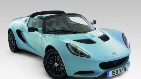 Ondanks dat de Lotus Elise geen zwaargewicht is, hebben zijn makers voor de Club Racer 1.6 uitvoering er nog eens 24 kilo afgeschaafd. Tegelijkertijd is het onderstel aangepast en doet het vangnet ESP
