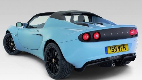 Ondanks dat de Lotus Elise geen zwaargewicht is, hebben zijn makers voor de Club Racer 1.6 uitvoering er nog eens 24 kilo afgeschaafd. Tegelijkertijd is het onderstel aangepast en doet het vangnet ESP