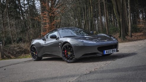 Autotest Lotus Evora S Sports Racer en Lotus Exige S. Beiden met een 3.5 liter V6, maar qua rijden een wereld van verschil.