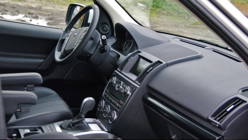 Van de veranderingen die de Land Rover Freelander voor het aanstaande modeljaar onderging is de komst van een nieuwe viercilinder turbo-benzinemotor wel de belangrijkste. Die kennen we al uit de Evoqu