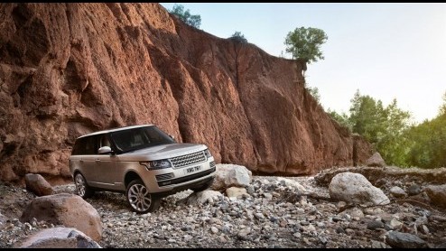 Land Rover is gestart met de voorverkoop van de Range Rover. Wie niet langer kan wachten kan bij de dealer terecht voor een krabbel. Prijzen beginnen bij 113.900 euro. De innovatieve Range Rover diese