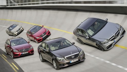 Op 14 januari zet Mercedes-Benz op de autoshow van Detroit de vernieuwde E-klasse in de schijnwerpers. Daar zal ook het vernieuwde topmodel verschijnen, de E 63 AMG, die voor het eerst ook als 4-Matic