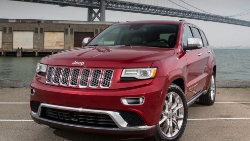 Jeep presenteert in Detroit de vernieuwde Grand Cherokee, waarvan we eerder al enkele details toonden. Grootste wijziging betreft de nieuwe neus en de komst van een nieuwe achttraps automaat.