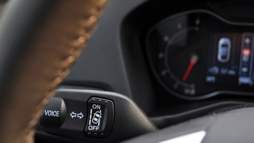 Ford biedt de vernieuwde Mondeo wederom als Econetic aan. Groot verschil met zijn voorganger is de dieselmotor, die voortaan nog maar 1.6 liter groot is. Met 114 gram CO2-uitstoot komt de nieuwste ver