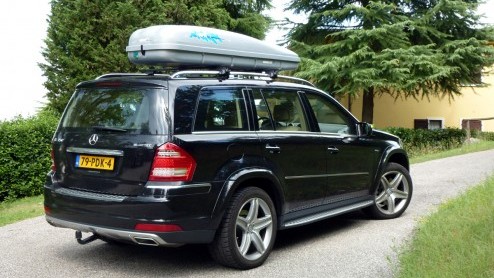 De Mercedes GL-klasse is in zijn huidige gedaante alweer sinds 2006 op de markt. In 2009 volgde er een facelift en bracht de Duitse fabrikant de GL 350 CDI BlueTec die al voldoet aan Euro 6, een emiss