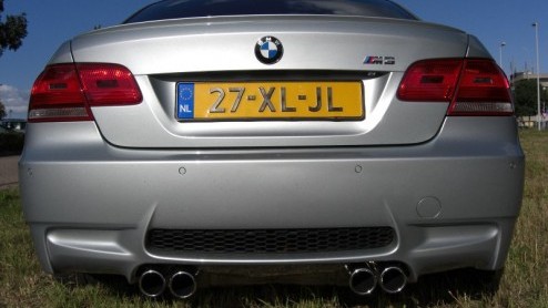 Hoewel we vorige maand hebben kunnen genieten van de BMW 335i Cabriolet, begon het baas-boven-baas gevoel nu al te kriebelen. Een 335i is leuk, maar we weten allemaal dat BMW nog meer in petto heeft,