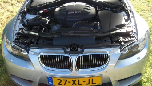 Hoewel we vorige maand hebben kunnen genieten van de BMW 335i Cabriolet, begon het baas-boven-baas gevoel nu al te kriebelen. Een 335i is leuk, maar we weten allemaal dat BMW nog meer in petto heeft,