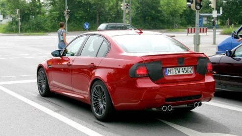 Het is bijna geen verrassing meer. BMW geeft de 3-serie sedan en Touring een opfrisser. Ook de nieuwe M3 sedan wordt gemoderniseerd. De facelift wordt gepresenteerd op de Autosalon van Parijs in oktob