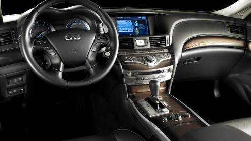 Vol lof spraken we over het nieuwe vlaggenschip van Infiniti, de M37 S Premium. De Japanners hebben een fijn staaltje kwaliteit weten te presenteren waar de Duitsers voor op hun hoede moeten zijn. Inf