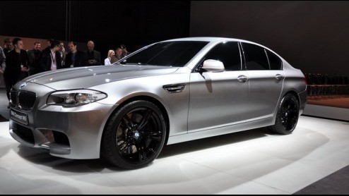 Je wilt niet wachten op de officile onthulling van de nieuwe BMW M5? Lees dan gerust verder. De nieuwe krachtpatser is als 'BMW M5 Concept' voortijdig uitgelekt en gaat het asfalt bestormen met een 4