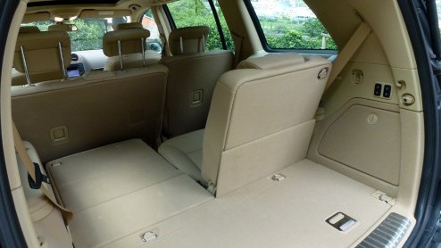 De Mercedes GL-klasse is in zijn huidige gedaante alweer sinds 2006 op de markt. In 2009 volgde er een facelift en bracht de Duitse fabrikant de GL 350 CDI BlueTec die al voldoet aan Euro 6, een emiss