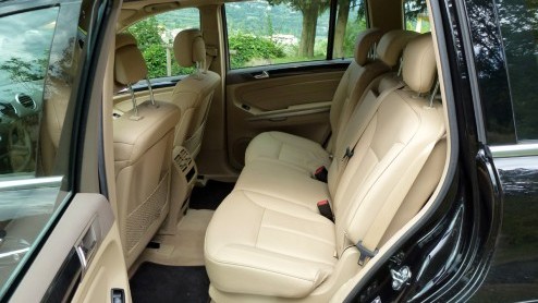 De Mercedes GL-klasse is in zijn huidige gedaante alweer sinds 2006 op de markt. In 2009 volgde er een facelift en bracht de Duitse fabrikant de GL 350 CDI BlueTec die al voldoet aan Euro 6, een emiss
