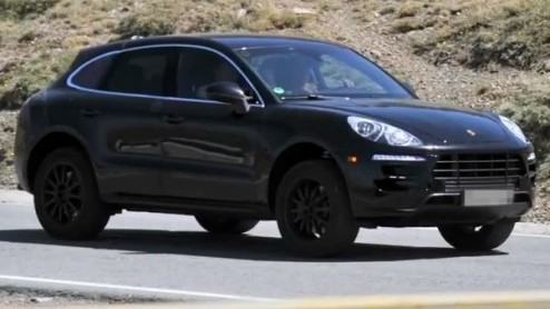 Het is alweer even stil rondom het kleine broertje van de Cayenne maar Porsche gaat onverminderd door met de ontwikkeling van de Macan. Deze nieuwe spyvideo van een prototype is een opwarmertje naar i
