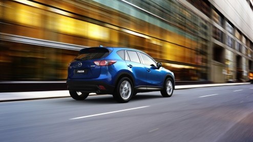 De nieuwe Mazda CX-5 wordt binnenkort onthuld en komt begin 2012 op de markt. Mazda laat alvast weten hoe de vork van de compacte crossover in de steel zit met meer informatie en nieuwe beelden. En al