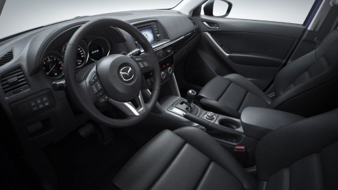 Mazda maakt zich op voor de introductie van de nieuwe CX-5 crossover, die vanaf begin volgend jaar bij de dealer staat. Inmiddels is er een indicatieve vanafprijs te noemen; het instapmodel met 2.0 li