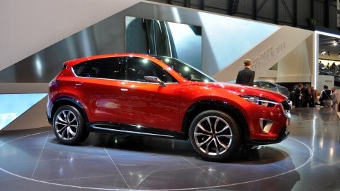Voor de volledigheid maakt Mazda de officile naam voor hun nieuwe compacte crossover SUV bekend, die gebaseerd zal zijn op de eerder gepresenteerde Minagi concept car. Het kleinere broertje van de CX