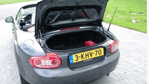 Autotest vernieuwde Mazda MX-5 model 2013 in de smakelijke Hanabi-uitvoering.