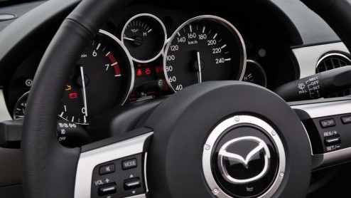 Mazda presenteert in Genve de MX-5 Hanabi, een limited edition met aangepast in- en exterieur.