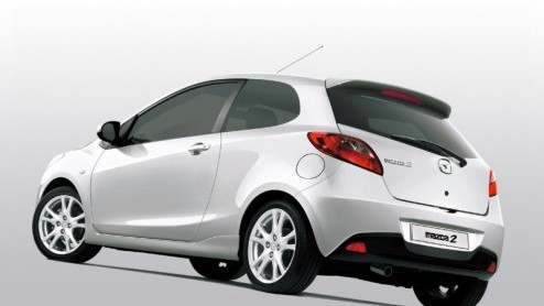 Hoewel de Autosalon van Genve nog even op zich laat wachten, laat Mazda weten de driedeurs Mazda 2 te onthullen. Het is voor het merk de eerste keer dat zij zich wagen aan een driedeurs model in dit 