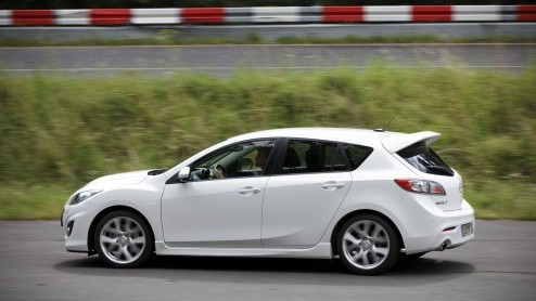 Het is even goed kijken, maar Mazda heeft de Mazda3 vernieuwd. Het bestverkochte model is in alle opzichten ietsje bijgeschaafd en kan nu bij zakelijk gebruik ook met 20% bijtelling worden gereden. Da