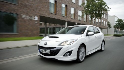 Het is even goed kijken, maar Mazda heeft de Mazda3 vernieuwd. Het bestverkochte model is in alle opzichten ietsje bijgeschaafd en kan nu bij zakelijk gebruik ook met 20% bijtelling worden gereden. Da