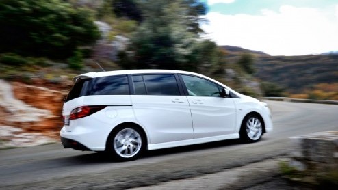 Mazda heeft het leveringsprogramma van de Mazda5 opgeruimd. Voortaan is de MPV alleen nog maar leverbaar met een 2.0 liter benzinemotor of de 1.6 CiTD diesel. Nieuw in de gelederen is de Executive GT