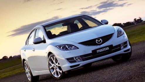 Mazda is toe aan de tweede generatie Mazda 6. De Japanners geven hun nieuwe middenklasser een sportieve look, die hij volgens het merk ook op de weg gaat waarmaken. Samen met hoogwaardige materialen e
