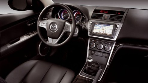 Mazda heeft op de IAA in Frankfurt de nieuwe 6 gepresenteerd. Daarmee volgt hij zijn voorganger uit 2002 vanaf november dit jaar op. De Japanners hebben zich flink uitgeleefd, een compleet nieuw spo
