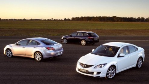 Mazda heeft op de IAA in Frankfurt de nieuwe 6 gepresenteerd. Daarmee volgt hij zijn voorganger uit 2002 vanaf november dit jaar op. De Japanners hebben zich flink uitgeleefd, een compleet nieuw spo