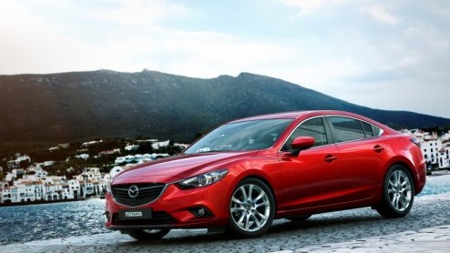 Mazda is klaar voor de verkoop van de Mazda6 en heeft daarom het doek officieel verwijderd van de nieuwe generatie. De middenklasser staat eind oktober bij de dealer en zal in een voor zakelijk rijder