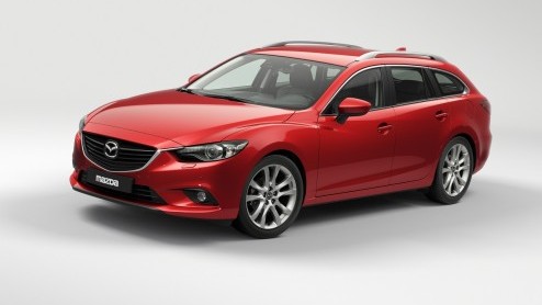Na het officieel debuut van de Mazda6 sedan is nu (bijna) de Sportbreak aan de beurt. Mazda geeft de eerste beelden vrij en neemt de stationwagon mee naar Parijs eind deze maand. Eind oktober komt de 