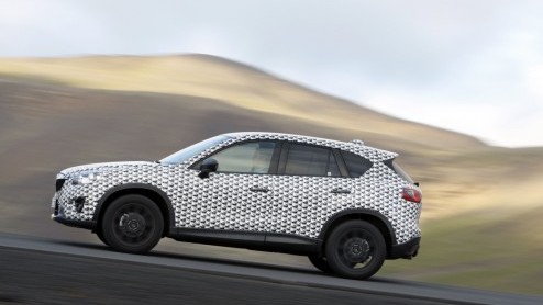 De nieuwe Mazda CX-5 wordt binnenkort onthuld en komt begin 2012 op de markt. Mazda laat alvast weten hoe de vork van de compacte crossover in de steel zit met meer informatie en nieuwe beelden. En al