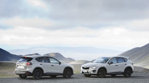 De nieuwe Mazda CX-5 wordt binnenkort onthuld en komt begin 2012 op de markt. Mazda laat alvast weten hoe de vork van de compacte crossover in de steel zit met meer informatie en nieuwe beelden. En al