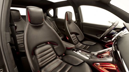 Tijdens de Autosalon presenteert Mazda de wereldpremire van een compacte crossover. De Mazda Minagi concept car belichaamt als compacte crossover Mazdas nieuwe SkyActiv technologien en de nieuwe Ko
