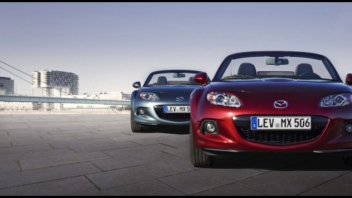 Bij Mazda kijken ze alweer uit naar het voorjaar. Eind maart debuteert de facelift van de populaire roadster MX-5. Het faceliftmodel wordt leverbaar met de 126 pk sterke 1.8 liter benzinemotor die naa
