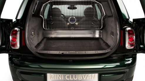 Het is eigenlijk geen verrassing maar wel groot MINI-nieuws. Mini neemt de Clubvan in productie! Wat dat is? Een bedrijfswagenversie van de Clubman, zo ongeveer. Na de zomer staat hij in de showrooms.