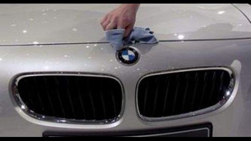 BMW wist de winst in het derde kwartaal flink op te voeren. Het concern handhaafde dinsdag de verwachting voor een recordresultaat dit jaar ondanks de aanzwellende economische tegenwind.