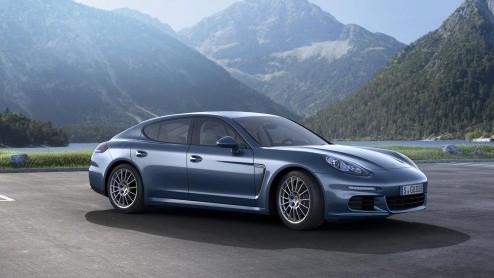 Porsche heeft de 3.0 liter V6-dieselmotor in de Panamera een flinke vermogensboost gegeven. Het vermogen bedraagt voortaan 300 pk in plaats van 250 pk. Op de IAA maakt de sterkere Panamera zijn debuut