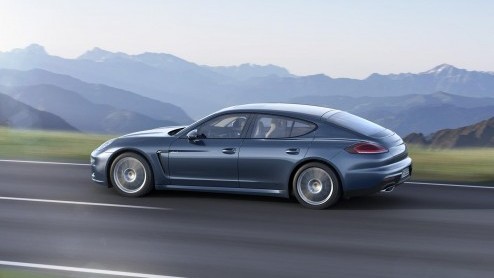 Porsche heeft de 3.0 liter V6-dieselmotor in de Panamera een flinke vermogensboost gegeven. Het vermogen bedraagt voortaan 300 pk in plaats van 250 pk. Op de IAA maakt de sterkere Panamera zijn debuut