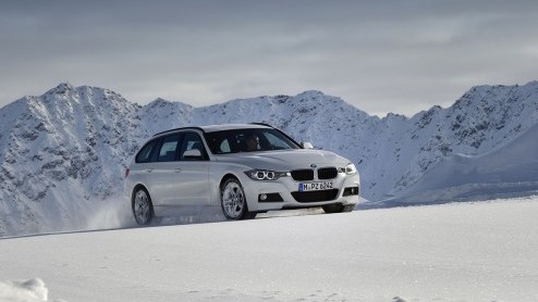 Vanaf deze zomer komt het BMW xDrive 4WD-systeem optioneel beschikbaar voor meerdere uitvoeringen van de 1 Serie en 3 Serie.