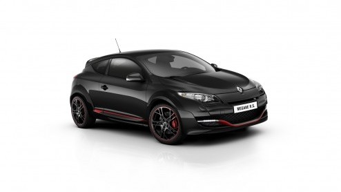 De Renault Megane RS profiteert ook van de vernieuwingsdrang. Het sportieve topmodel gaat 2012 in met meer vermogen  265 pk - en nog krachtiger looks. Trs bien!