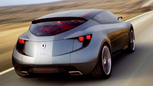 Renault verraste ons in Geneve met de Mgane Coupe concept. Deze excentrieke verschijning kenmerkt zich door zijn grote vleugeldeuren, knalrood interieur en de designpen van de Laguna Coup. In de her