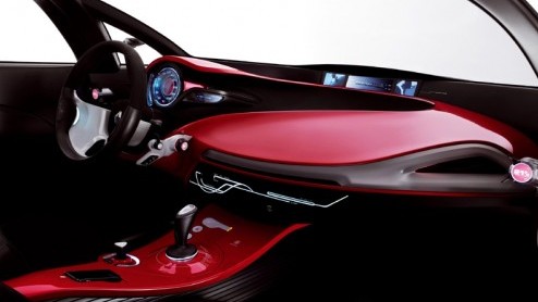 Renault verraste ons in Geneve met de Mgane Coupe concept. Deze excentrieke verschijning kenmerkt zich door zijn grote vleugeldeuren, knalrood interieur en de designpen van de Laguna Coup. In de her