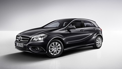 Mercedes-Benz breidt het gamma van de A-klasse uit met twee BlueEfficiency Editions, de A180 en A180 CDI BlueEfficiency Edition. Dankzij gunstige verbruik- en emissiecijfers zijn beide modellen ingesc