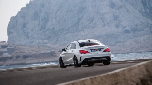 Autotest Mercedes-Benz CLA 200/250/220 CDI, de nieuwe vierdeurscoupe van Mercedes-Benz.
