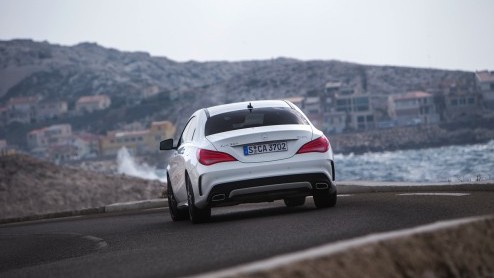 Autotest Mercedes-Benz CLA 200/250/220 CDI, de nieuwe vierdeurscoupe van Mercedes-Benz.