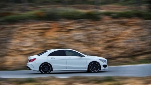 Autotest Mercedes-Benz CLA 200/250/220 CDI, de nieuwe vierdeurscoupe van Mercedes-Benz.